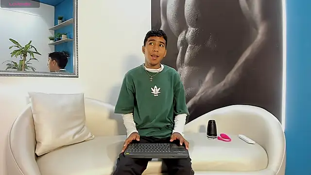 ender h0t online show from November 21, 2:38 pm