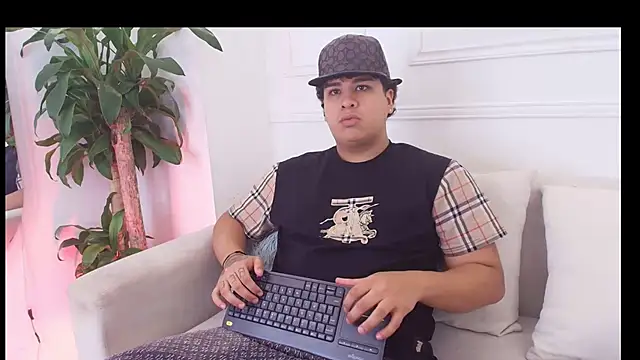 Naim Bennetsex online show from November 3, 6:32 pm