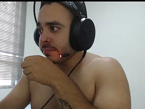 Ana ThiagoxX online show from March 9, 9:31 pm