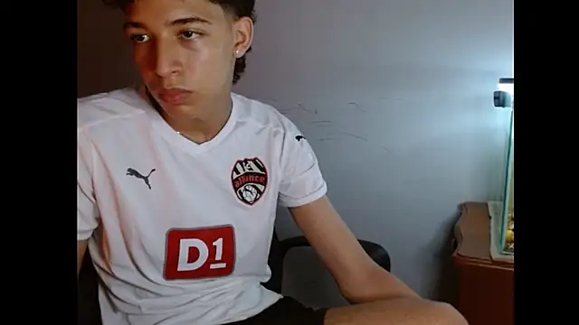 Xtremeplay 18 online show from October 9, 11:42 pm