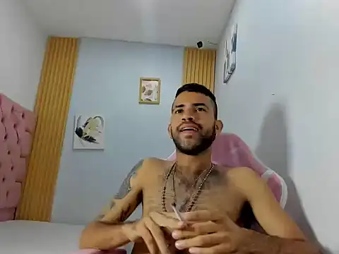 adri sexboy229 online show from November 18, 7:12 am