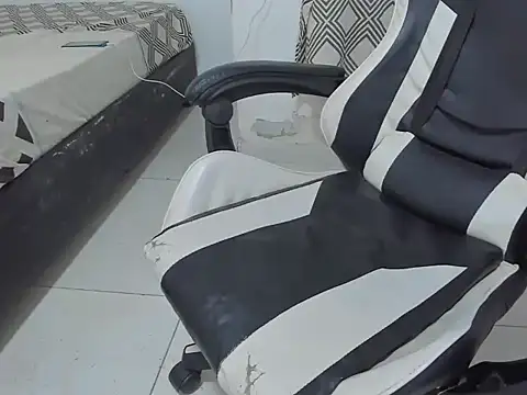 adri sexboy229 online show from October 11, 2:59 am