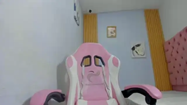 adri sexboy229 online show from October 21, 7:11 am