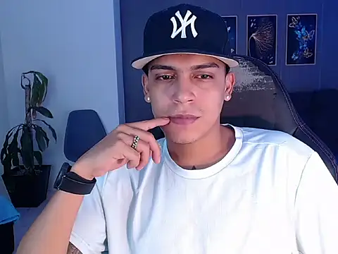 Snapshot of david_santos16 chatting on September 12, 4:45 am david santos16 online show from September 12, 4:45 am