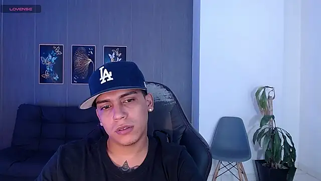 Snapshot of david_santos16 chatting on September 15, 4:58 am david santos16 online show from September 15, 4:58 am