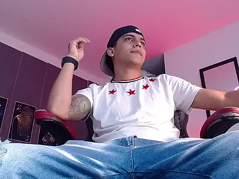 Snapshot of david_santos16 chatting on September 19, 5:41 am david santos16 online show from September 19, 5:41 am