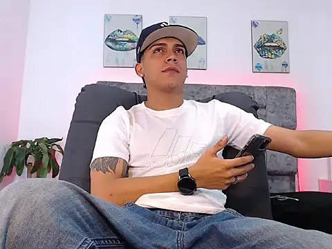 Snapshot of david_santos16 chatting on September 29, 8:13 am david santos16 online show from September 29, 8:13 am