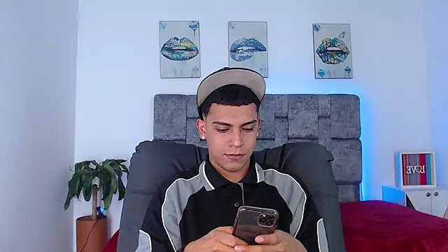 Snapshot of david_santos16 chatting on September 22, 2:22 am david santos16 online show from September 22, 2:22 am