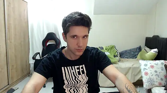 Snapshot of 2handsomemann chatting on September 17, 1:23 pm 2handsomemann online show from September 17, 1:23 pm