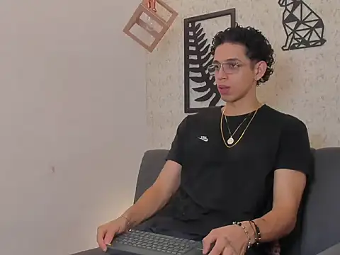 Snapshot of nicolai_drake chatting on September 17, 3:29 am nicolai drake online show from September 17, 3:29 am