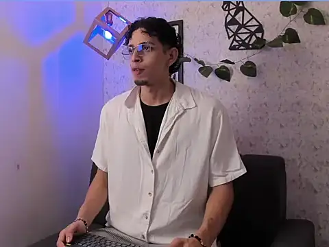 nicolai drake online show from October 15, 12:51 am