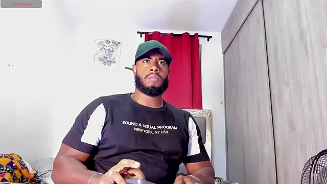 Snapshot of lebron_million chatting on October 14, 11:56 pm lebron million online show from October 14, 11:56 pm