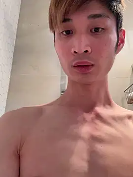 Snapshot of brucelimlee chatting on October 2, 7:56 am brucelimlee online show from October 2, 7:56 am