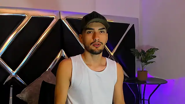 AlekRuizx online show from September 16, 1:28 am