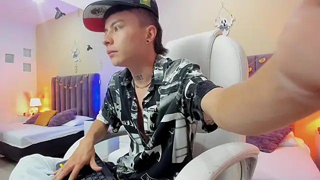 Nascary Fox online show from October 18, 7:41 pm