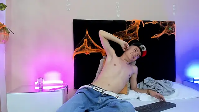 Nascary Fox online show from October 7, 7:51 pm