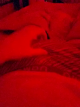 ClunkingFritter3 online show from November 17, 4:04 am