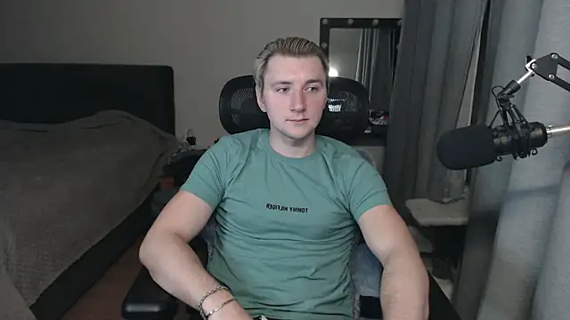 Elvin Vaenight online show from October 22, 1:42 am