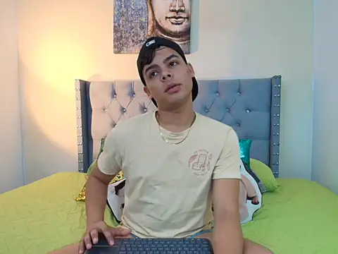 stewart mateo  online show from October 4, 2:05 am