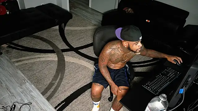 Snapshot of SLANGONDEMHOES chatting on September 29, 10:38 pm SLANGONDEMHOES online show from September 29, 10:38 pm