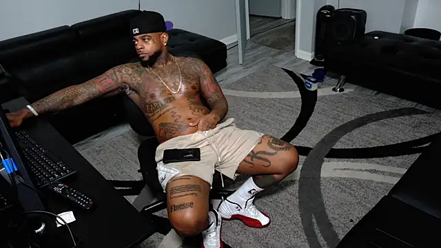 SLANGONDEMHOES online show from February 12, 6:58 pm