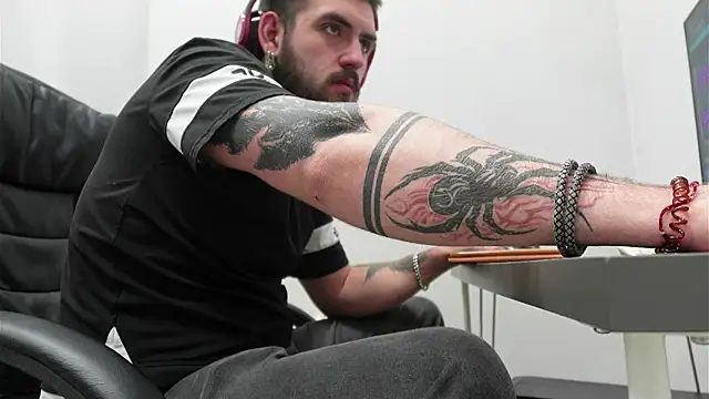 Mike Platano online show from November 12, 9:41 pm