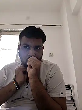 vinay smalldick online show from April 15, 10:37 am