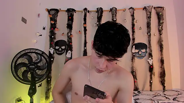 mrhot night online show from October 22, 11:41 pm