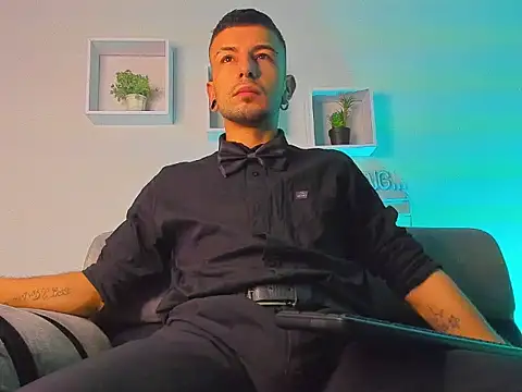 Tayler bennet  online show from September 27, 3:26 am