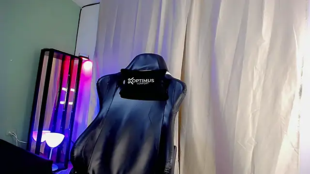 dilan hott  online show from November 9, 8:46 pm