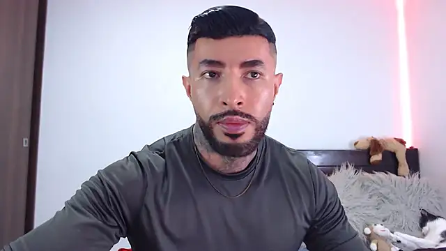 andrea de lucaa online show from January 7, 4:06 am