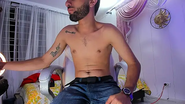 Jeremyy Boy online show from October 4, 1:43 am