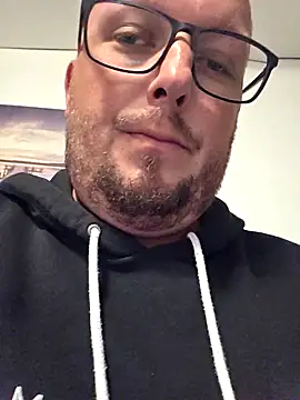 Snapshot of bigdicksklave chatting on September 14, 7:27 pm bigdicksklave online show from September 14, 7:27 pm