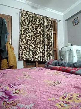 vardh033 online show from February 4, 5:30 pm