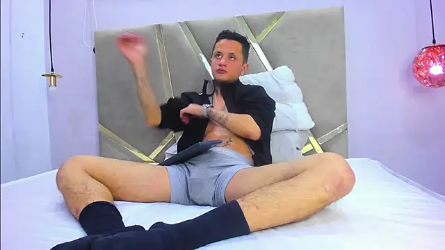 SkinnyZetth online show from October 16, 4:20 am