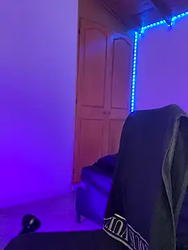 RickKrong  online show from October 19, 10:13 pm