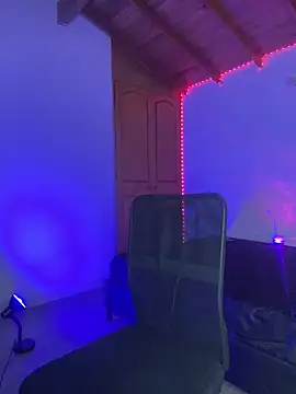 RickKrong  online show from November 18, 5:55 am