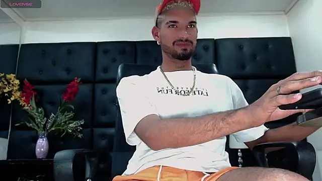 StivBigCock online show from October 7, 8:35 pm