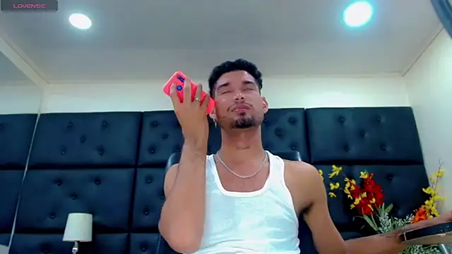 StivBigCock online show from September 24, 3:06 am