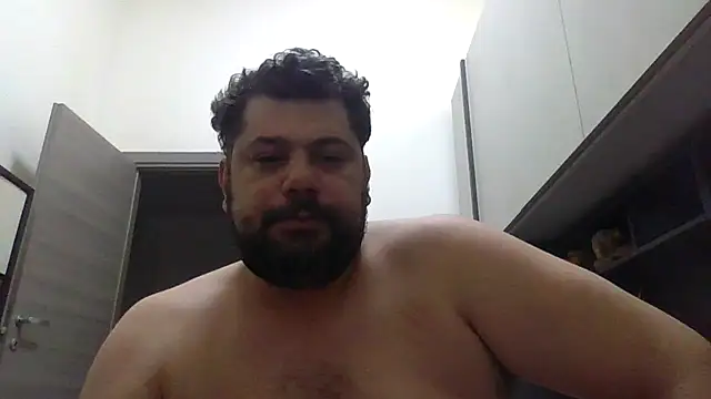 giuseppelovisi85 online show from September 26, 9:34 pm