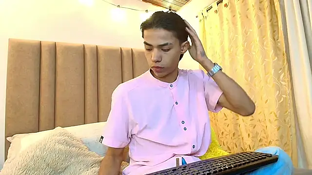 camilo nom online show from September 28, 4:43 am