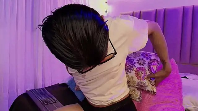 camilo nom online show from November 12, 4:29 am