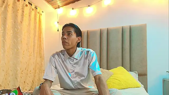 camilo nom online show from October 4, 4:17 am