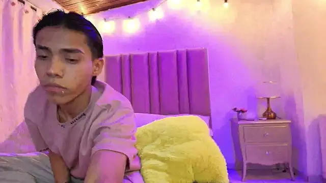 camilo nom online show from September 27, 4:10 am