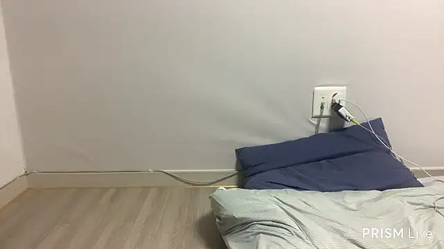 fhfgkffurh online show from May 25, 2:45 pm