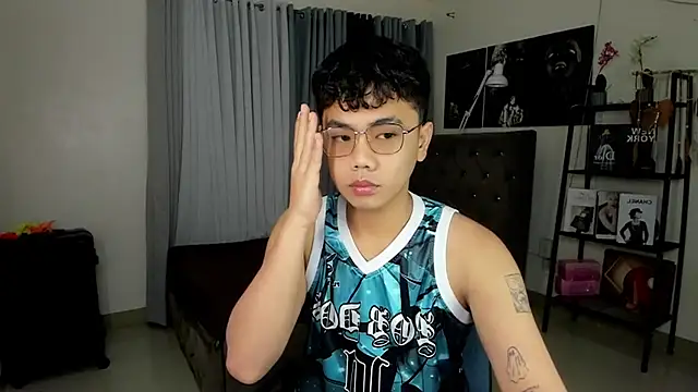 mightyhotcock online show from October 6, 5:39 pm