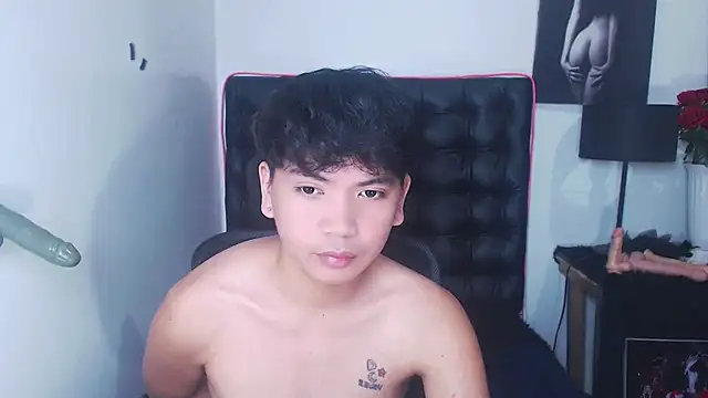 Snapshot of Asianbluefuckerrrr chatting on September 30, 3:15 pm Asianbluefuckerrrr online show from September 30, 3:15 pm