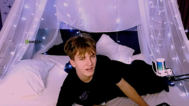 Snapshot of travis_wolf_ chatting on September 30, 11:52 pm travis wolf online show from September 30, 11:52 pm