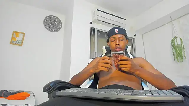 Jax Maliq online show from October 8, 2:05 am