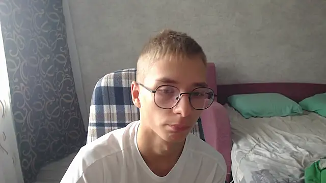 glasses cat online show from September 23, 7:51 am